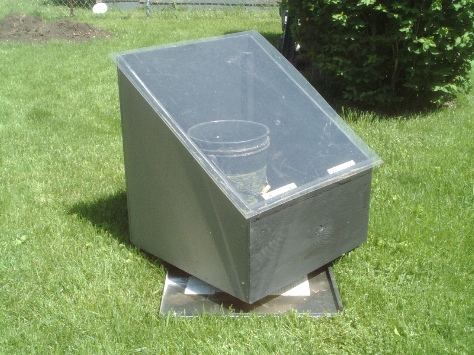 Very Simple DIY "Bucket" Solar Batch Water Heater