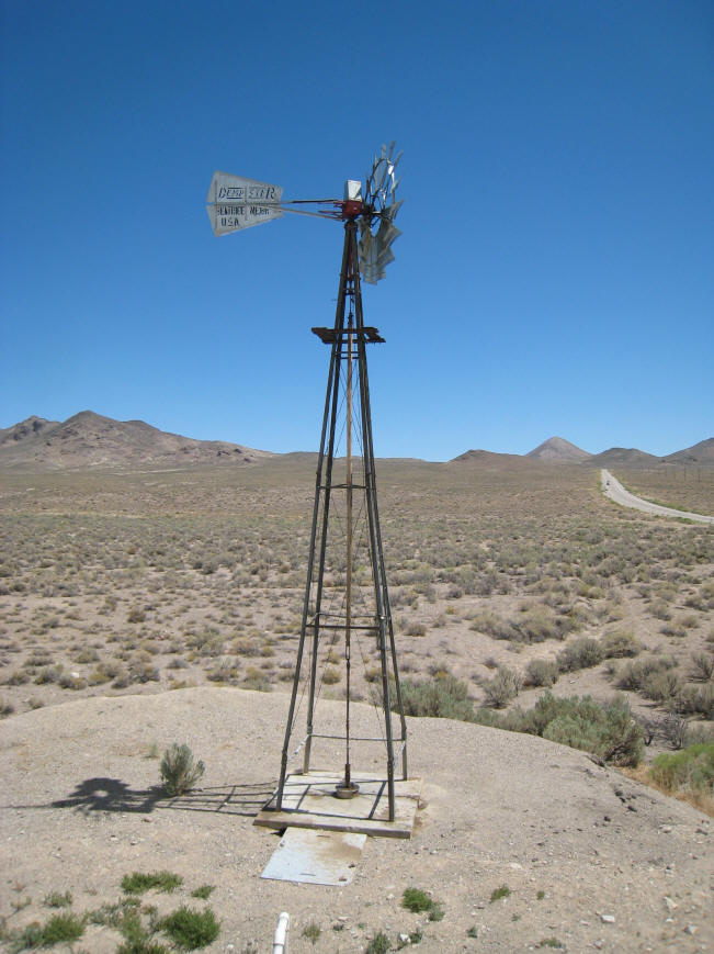 Pictures of a Dempster Windmill Water Pumper