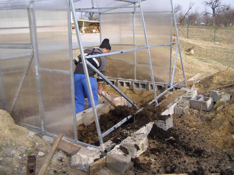 Greenhouse walkway